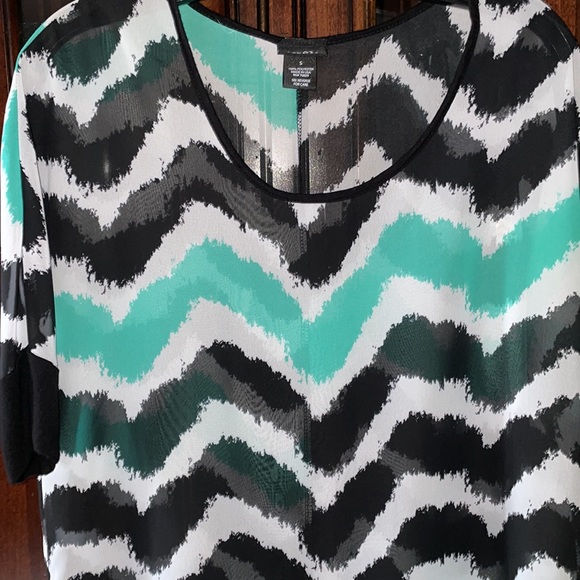 Women’s Size Small Sheer Short Sleeve Blouse - Picture 5 of 5